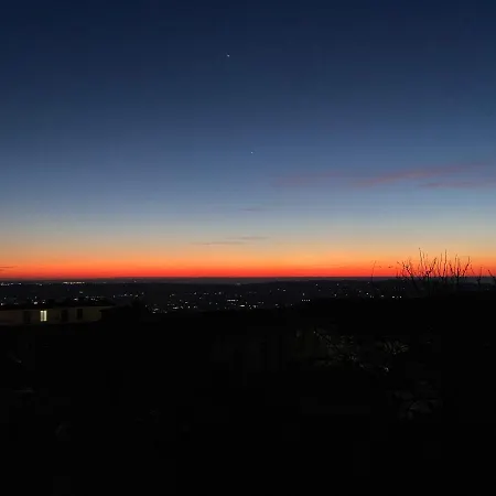 Llulla Habitación en casa particular Krujë