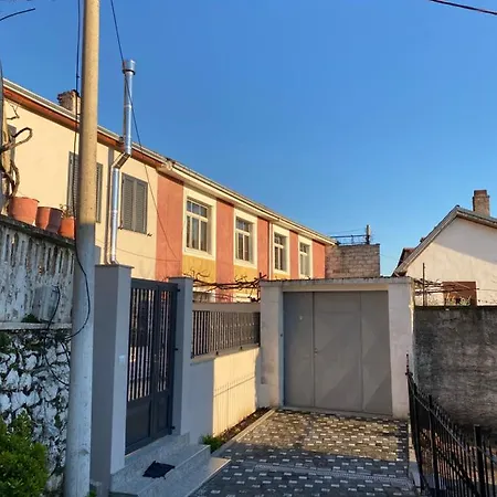 منزل للإقامة Llulla